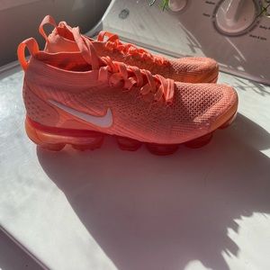 Nike flyknit vapor max in neon Orange